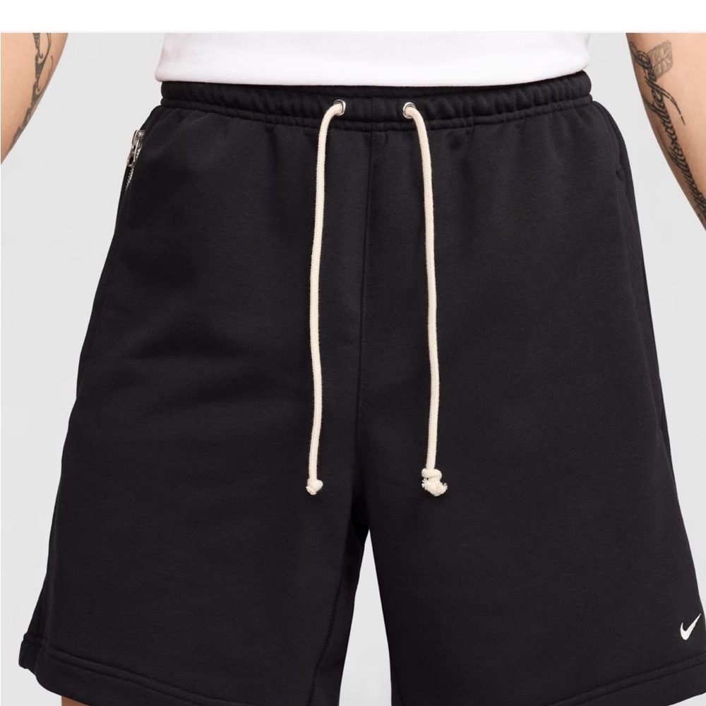 Nike Men's , Dri fit athletic shorts in Navy blue, NOT Black !